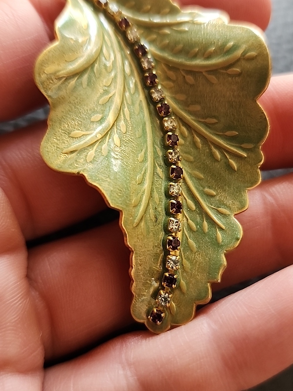 VTG Sadie Green Gold-Tone Leaf Brooch with Multi-Colored Rhinestones
